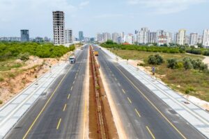 Mersin Büyükşehir Belediyesi ekipleri Başkan Vahap Seçer önderliğinde, kentte yaşayan