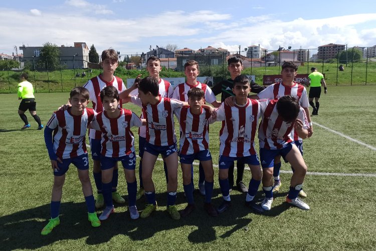 Edirne U15 Ligi’nde mücadele eden Keşan Genç Ordu Uzunköprü’yü 7-1