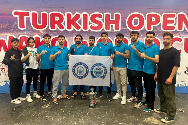 Yıldırım Belediyesporlu sporcular İstanbul’da düzenlenen 8. Uluslararası Kick Boks Dünya