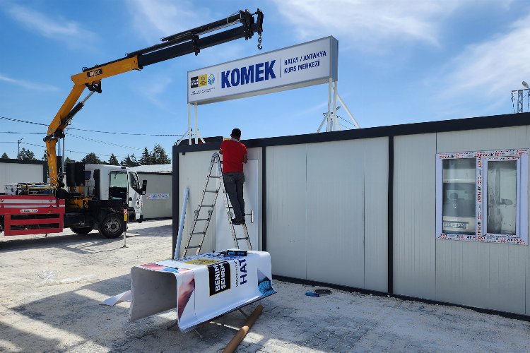 Konya Büyükşehir Belediyesi Meslek Edindirme Kursları (KOMEK), deprem bölgesi Hatay’da