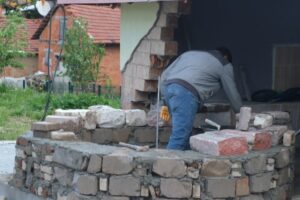 Kütahya’da mahallelerin talepleri ve ihtiyaçları doğrultusunda çalışmalarını sürdüren Kütahya Belediyesi,