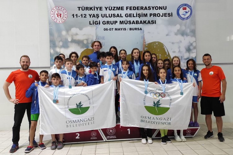 Osmangazi Belediyespor Yüzme Takımı sporcuları, Atıcılar Olimpik Yüzme Havuzu’nda düzenlenen