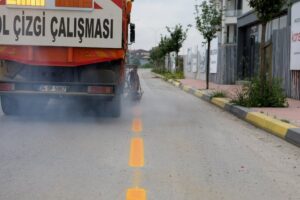 Sakarya Büyükşehir Belediyesi şehir genelinde trafik güvenliğini arttıran, araçların düzenli