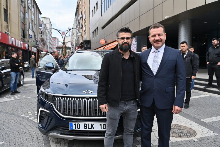 Balıkesir Büyükşehir Belediye Başkanı Yücel Yılmaz, makam aracı olarak kullanacağı