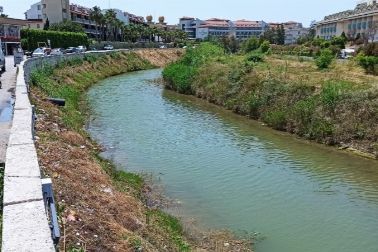 Antalya Büyükşehir Belediyesi ile Akdeniz Üniversitesi arasında imzalanan işbirliği protokolü