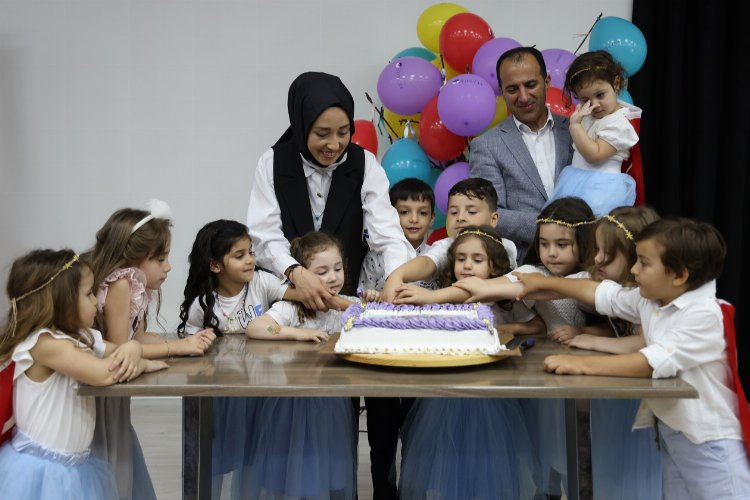 Kocaeli’de kursiyer annelerin gözü arkada kalmasın diye oluşturulan Çocuk Oyun