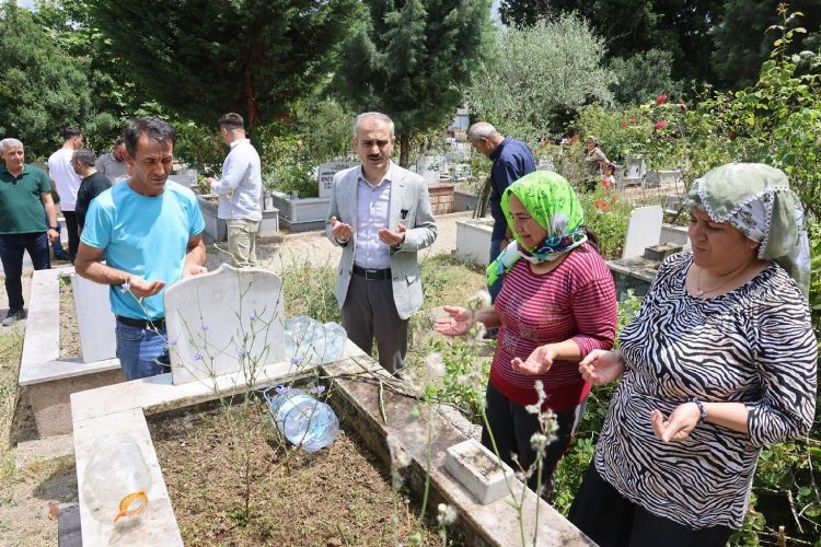 Çayırova Belediyesi, Kurban Bayramı arifesinde kabir ziyareti yapan ilçe sakinlerine