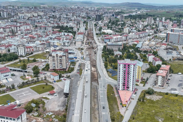 Numune Hastanesi kavşağında yaşanan trafik yoğunluğunu gidermek amacıyla başlatılan köprülü