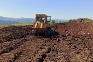 Kırsal mahallelerdeki üreticilere destek olmak amacıyla gerçekleştirdiği çalışmalara aralıksız devam