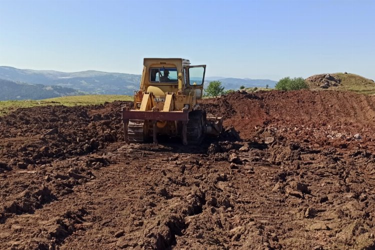 Kırsal mahallelerdeki üreticilere destek olmak amacıyla gerçekleştirdiği çalışmalara aralıksız devam