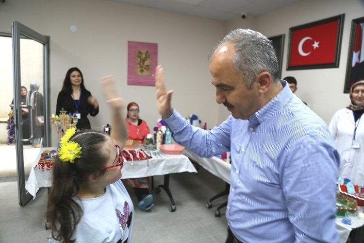 Rize Belediye Başkanı Rahmi Metin, özel gereksinimli vatandaşlarımızın hayatını kolaylaştıracak