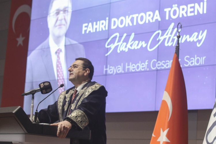 İstanbul Teknik Üniversitesi (İTÜ), 250. Yıl doktora mezuniyet ödül töreninde