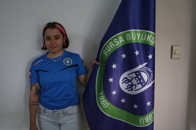 Masa Tenisi Süper Ligi’nde mücadele eden Bursa Büyükşehir Belediyespor, eski