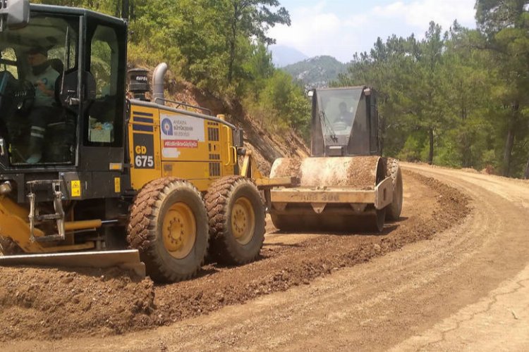 Antalya Büyükşehir Belediyesi, Alanya’da 6 kilometrelik Beldibi grup yolunda asfalt