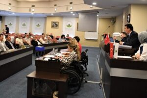 Bursa’da Osmangazi Belediyesi Meclis Salonu’nda gerçekleştirilen toplantıda gündem maddelerine geçilmeden