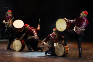 Türkiye’nin köklü folklor gösteri ekiplerinden Karagöz Halk Dansları Topluluğu, Bursa