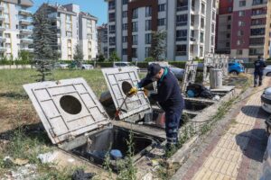 Bursa Büyükşehir Belediyesi’nin sinekle mücadele çalışmaları, havada drone, suda amfibik