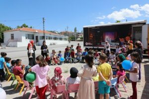 Kayseri Talas Belediyesi’nin kırsal mahallelerde yaşayan çocuklara yönelik hayata geçirdiği