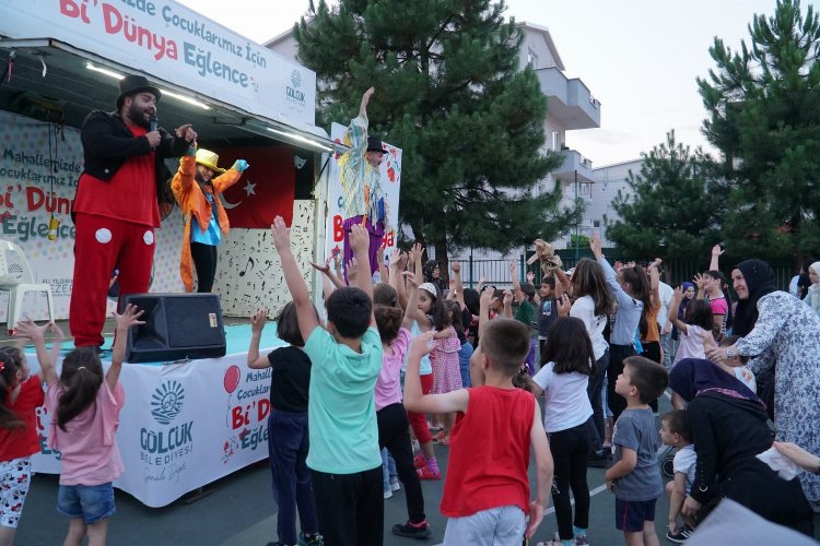 Gölcük Belediyesi tarafından düzenlenen “Mahallemizde Çocuklar İçin Bi’Dünya Eğlence” etkinlikleri