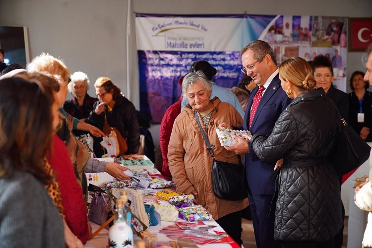 Balıkesir Ayvalık Belediyesi Mahalleevleri’nde kadınların ürettiği el emeği göz nuru