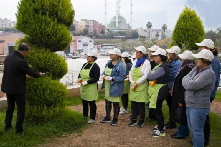 Tarımsal Hizmetler Dairesi öncülüğünde, Mersinden Kadın Kooperatifi üyelerine verilen ‘Süs