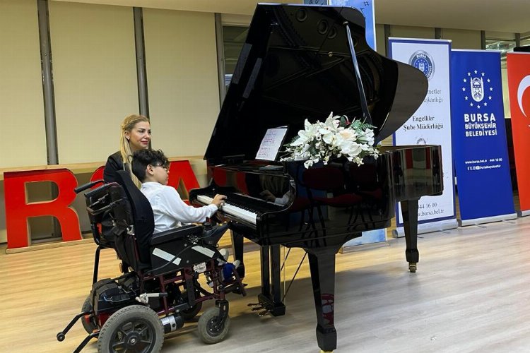 Bursa Büyükşehir Belediyesi Engelliler Şube Müdürlüğü tarafından düzenlenen ‘Engelsiz Piyano