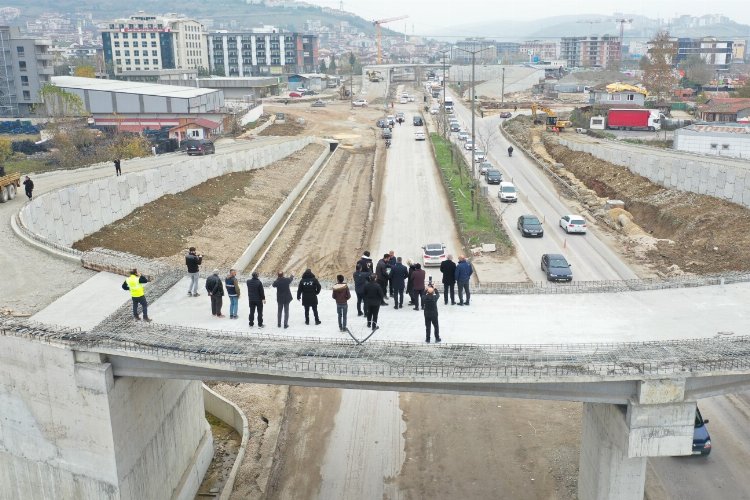 Kocaeli Büyükşehir Belediye Başkanı Tahir Büyükakın, Yeşilova Solaklar Köprülü Kavşağında