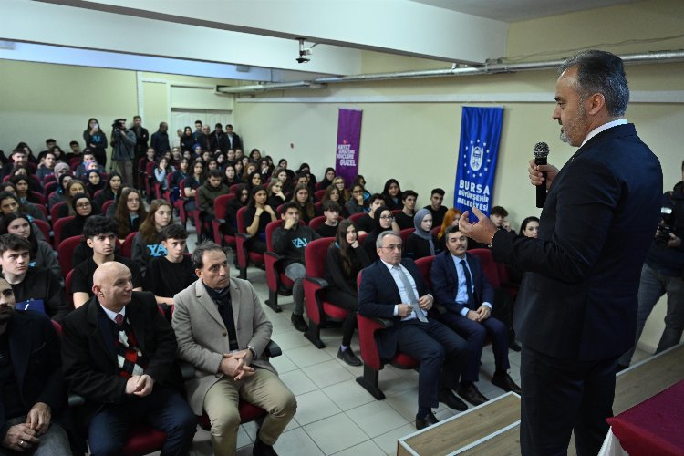 Bursa Büyükşehir Belediye Başkanı Alinur Aktaş, Yeniceabat Anadolu Lisesi’nde eğitim