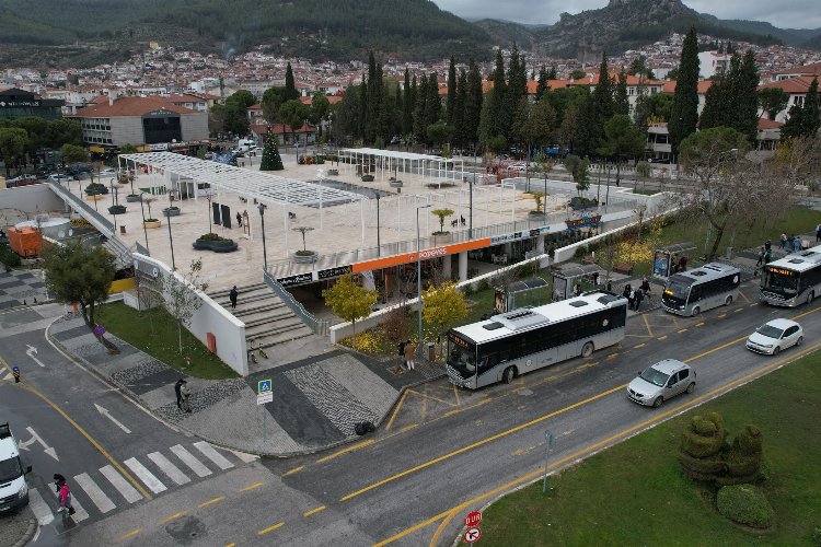 Muğla Büyükşehir Belediyesi tarafından inşa edilen Menteşe Kent Meydanında bulunan