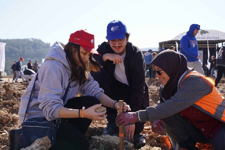 İstanbul Teknik Üniversitesi (İTÜ) akademisyenleri ve öğrencileri, üniversitenin 250. kuruluş