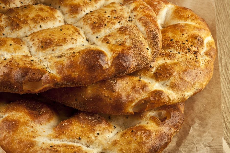 Çavdarlı Ramazan Pidesi Tarifi, Nasıl Yapılır? - Yemek.com