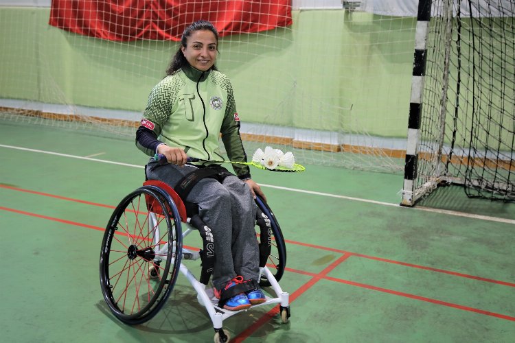 Torku Şekerspor’un başarılı Para Badminton sporcusu Emine Seçkin Paris’te yapılacak