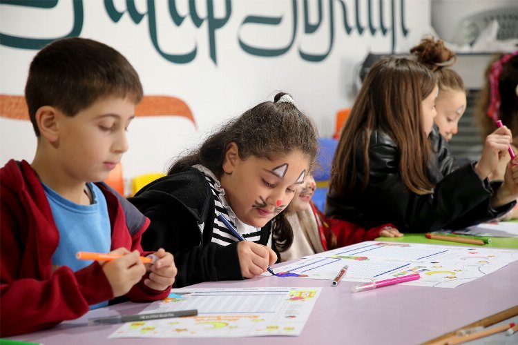 Sakarya Büyükşehir Belediyesi tarafından düzenlenen Ramazan Sokağı hafta sonu Ebru