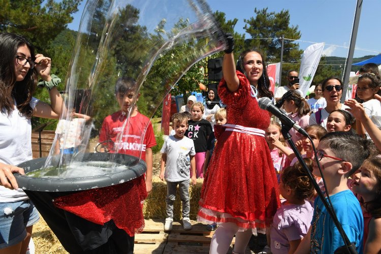 Bursa’da Osmangazi Belediyesi’nin kırsal mahallelerde yaşayan vatandaşları eğlenceli ve eğitici