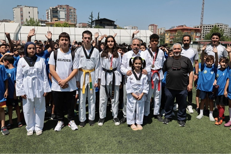 Kayseri Talas Belediyesi tarafından düzenlenen yaz spor kursları başladı. Öğrencilerin