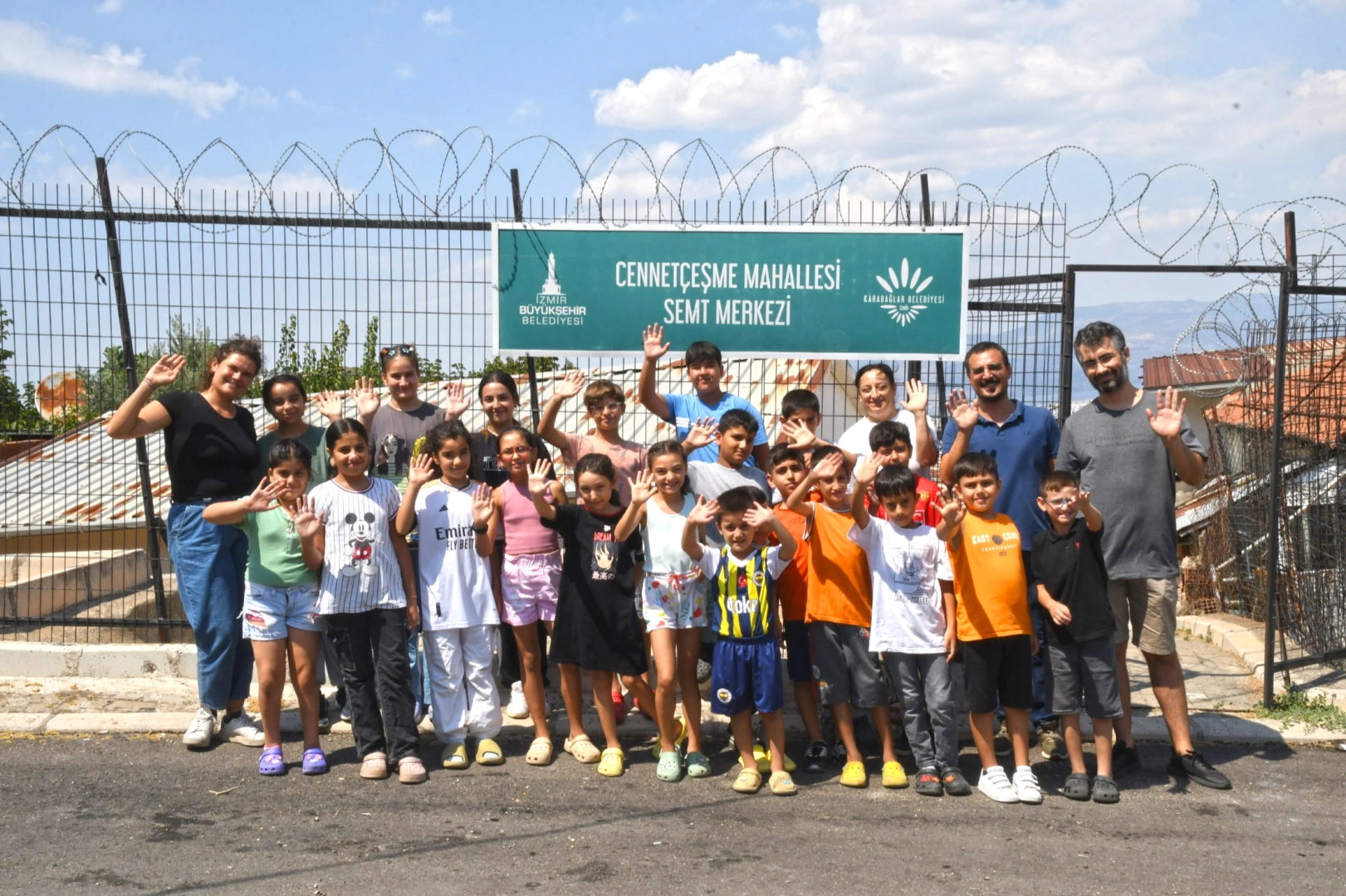 Karabağlar Belediyesi ve Halkevleri’nin işbirliğiyle çocuklara yönelik düzenlenen “Yaz Çocuk