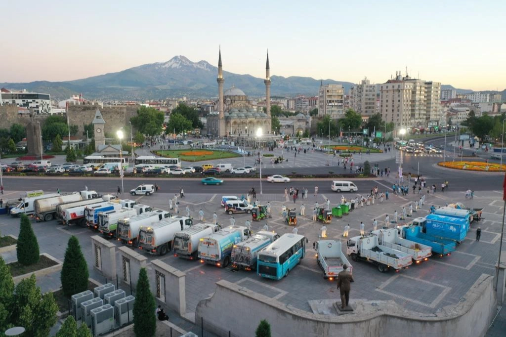 Kayseri Kocasinan Belediyesi, vatandaşların daha temiz bir ortamda yaşaması için