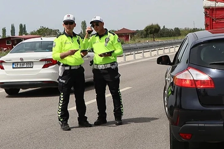 Bursa’da trafik ekiplerinin, 14