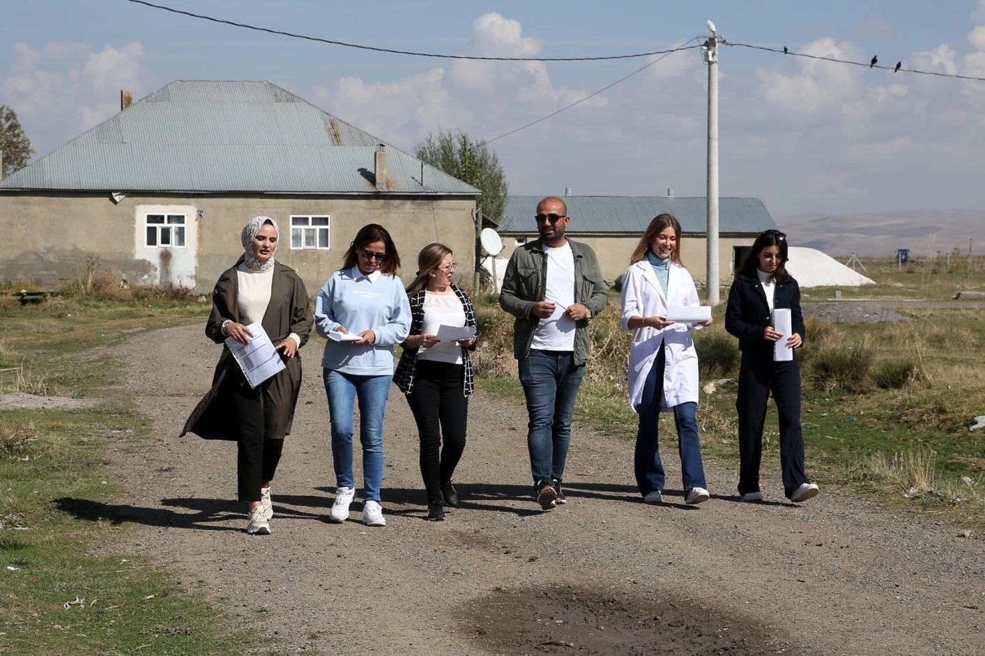 Muş’un Bulanık ilçesinde görev yapan kadın öğretmenler, çeşitli nedenlerle okula