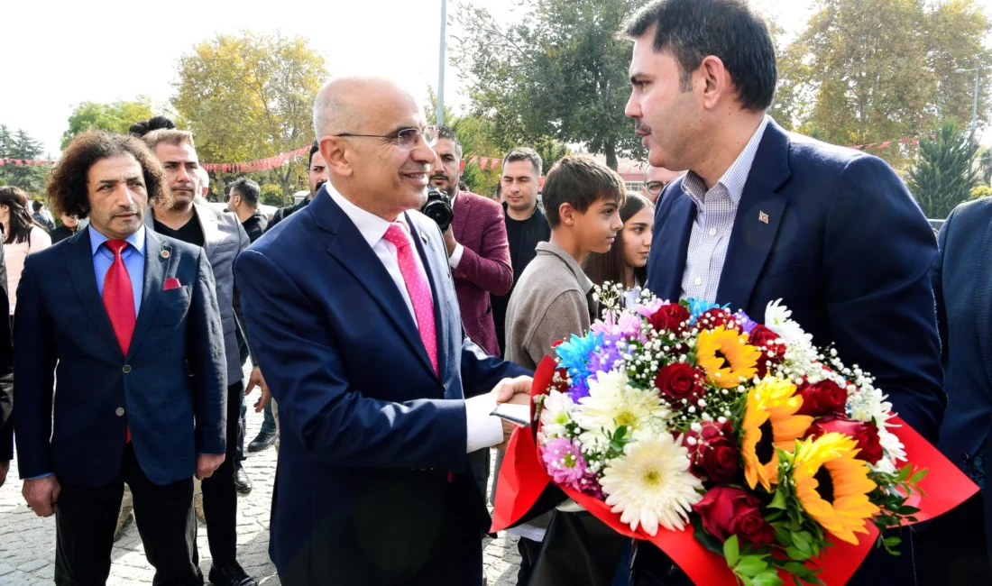 Deprem sonrası çalışmaları yerinde incelemek üzere Malatya’ya gelen Çevre Şehircilik