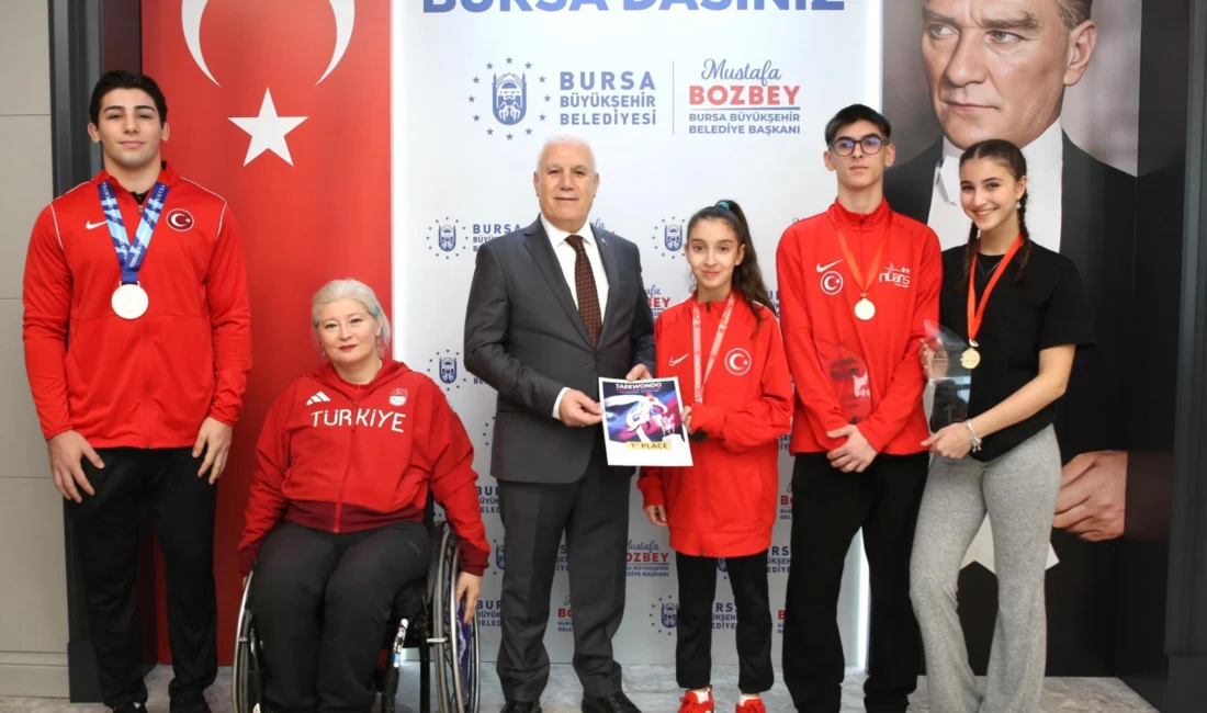 Bursa Büyükşehir Belediye Başkanı Mustafa Bozbey, Bursa Büyükşehir Belediyespor’un milli