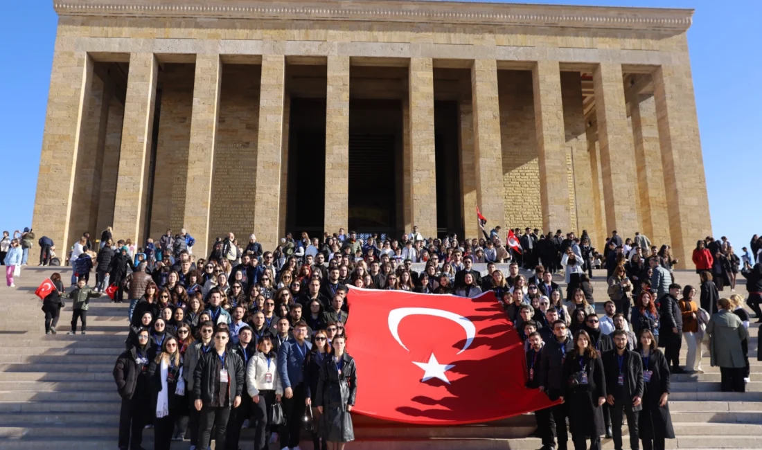 Ulu Önder Mustafa Kemal Atatürk’ün “En büyük eserim” dediği Cumhuriyet’in