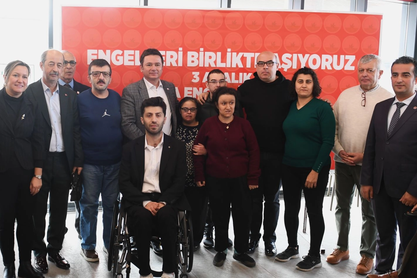 Bursa’da Osmangazi Belediye Başkanı Erkan Aydın, 3 Aralık Dünya Engelliler