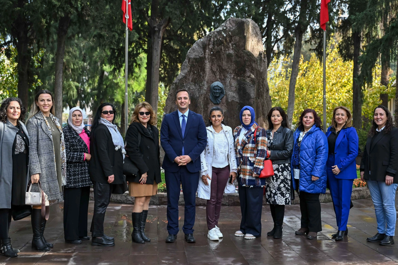 İzmir Bornova Belediyesi, 5 Aralık Türk Kadınına Seçme ve Seçilme