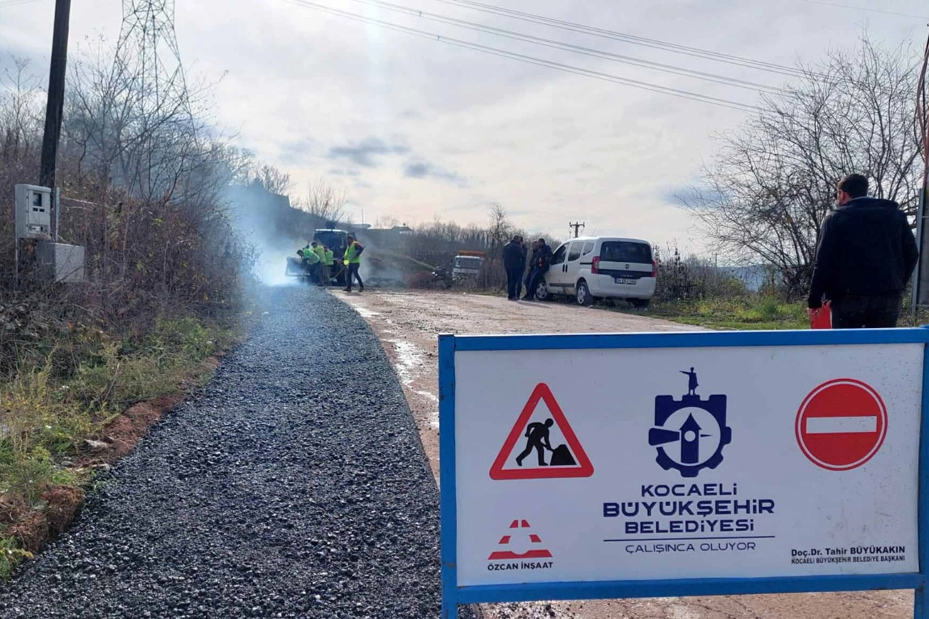 Kocaeli Büyükşehir Belediyesi, Körfez ilçesi Karayakuplu Mahallesi’nde yağmur suyu giderinden