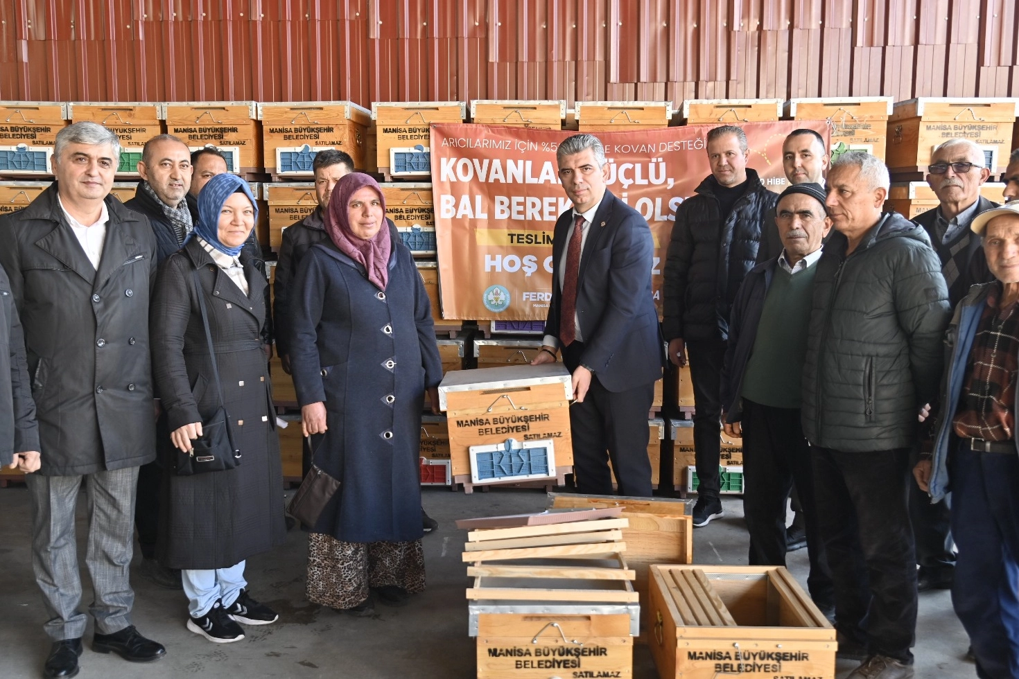 Manisa Büyükşehir Belediyesi, sosyal belediyecilik anlayışıyla üreticilere destek olmaya devam