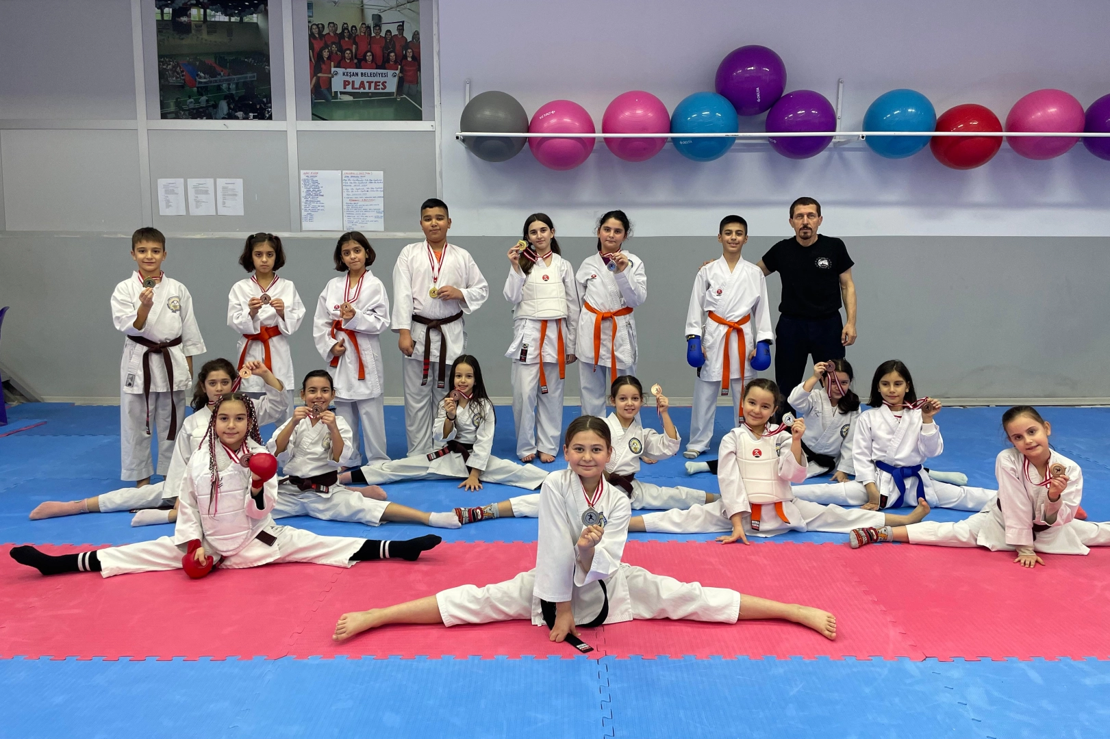 İstanbul’da yapılan, Tüm Yaş Grupları Özel Kulüplerarası Açık Siklet Karate