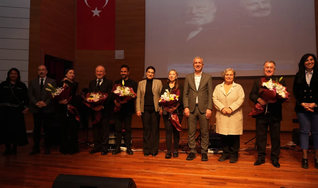 Ankara Keçiören Belediyesi, usta tiyatro oyuncuları Altan Erkekli ve Veysel