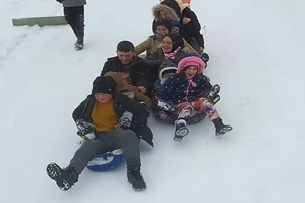 Bilecik’in Pazaryeri ilçesine bağlı Sarıdayı köyünde düzenlenen Kızak Festivali, soğuk