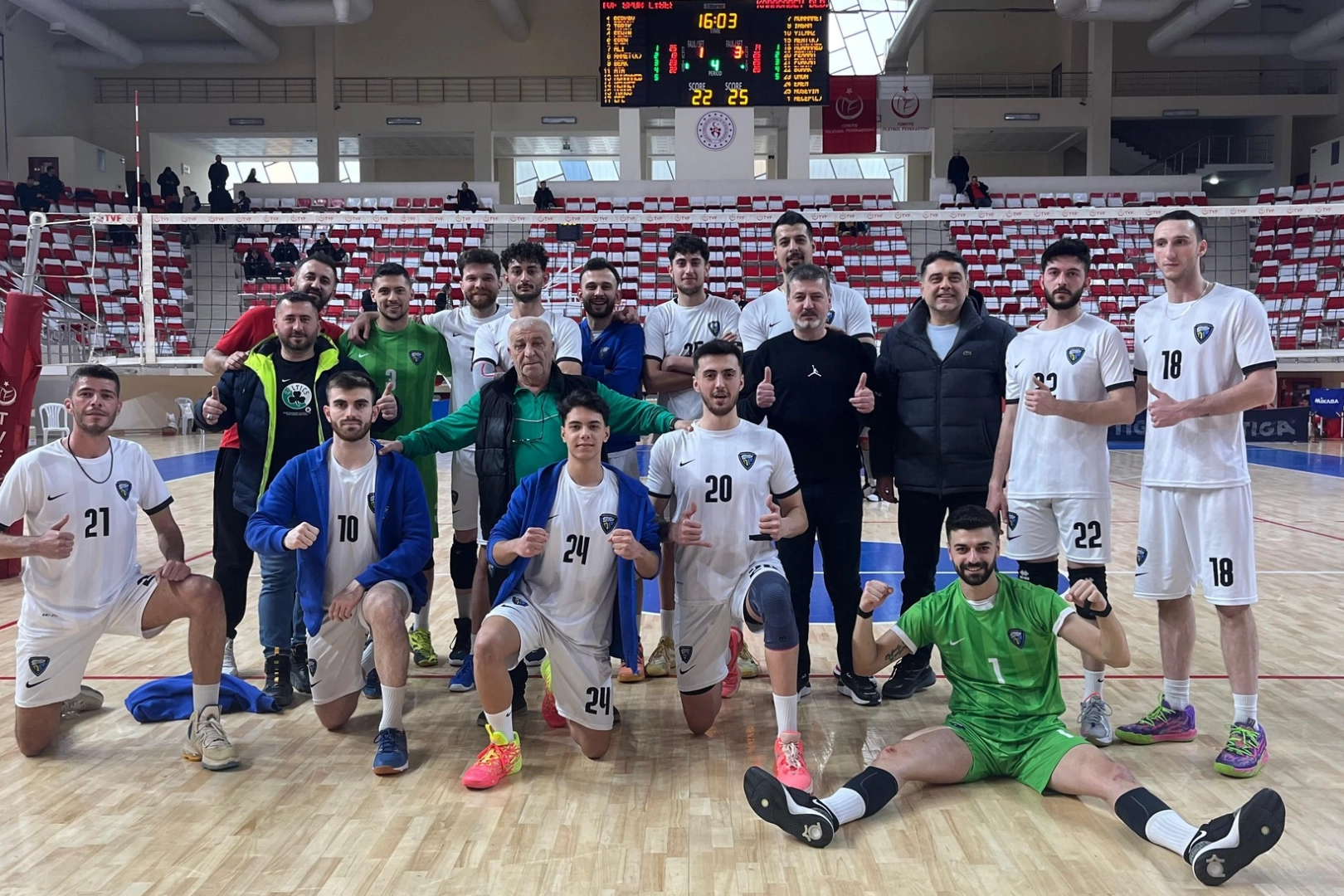 Bursa Karacabey Belediyespor Voleybol takımı, Eskişehir’de düzenlenen TVF 2. Ligi